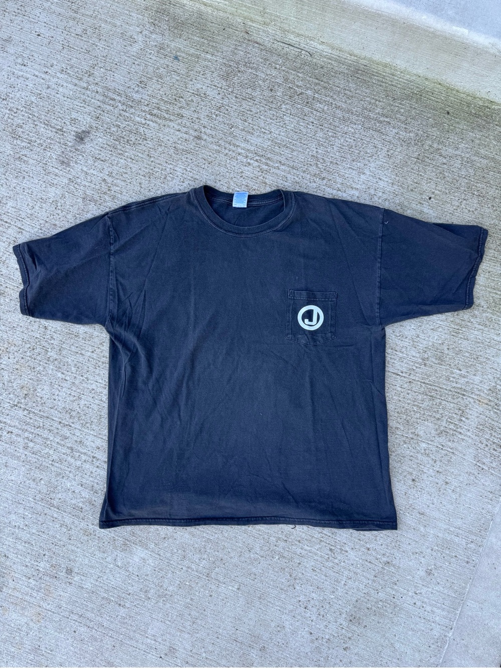 Vintage Faded Black Chicago Johnson Pipe & Supply Co Pocket Shirt Back Logo XXL